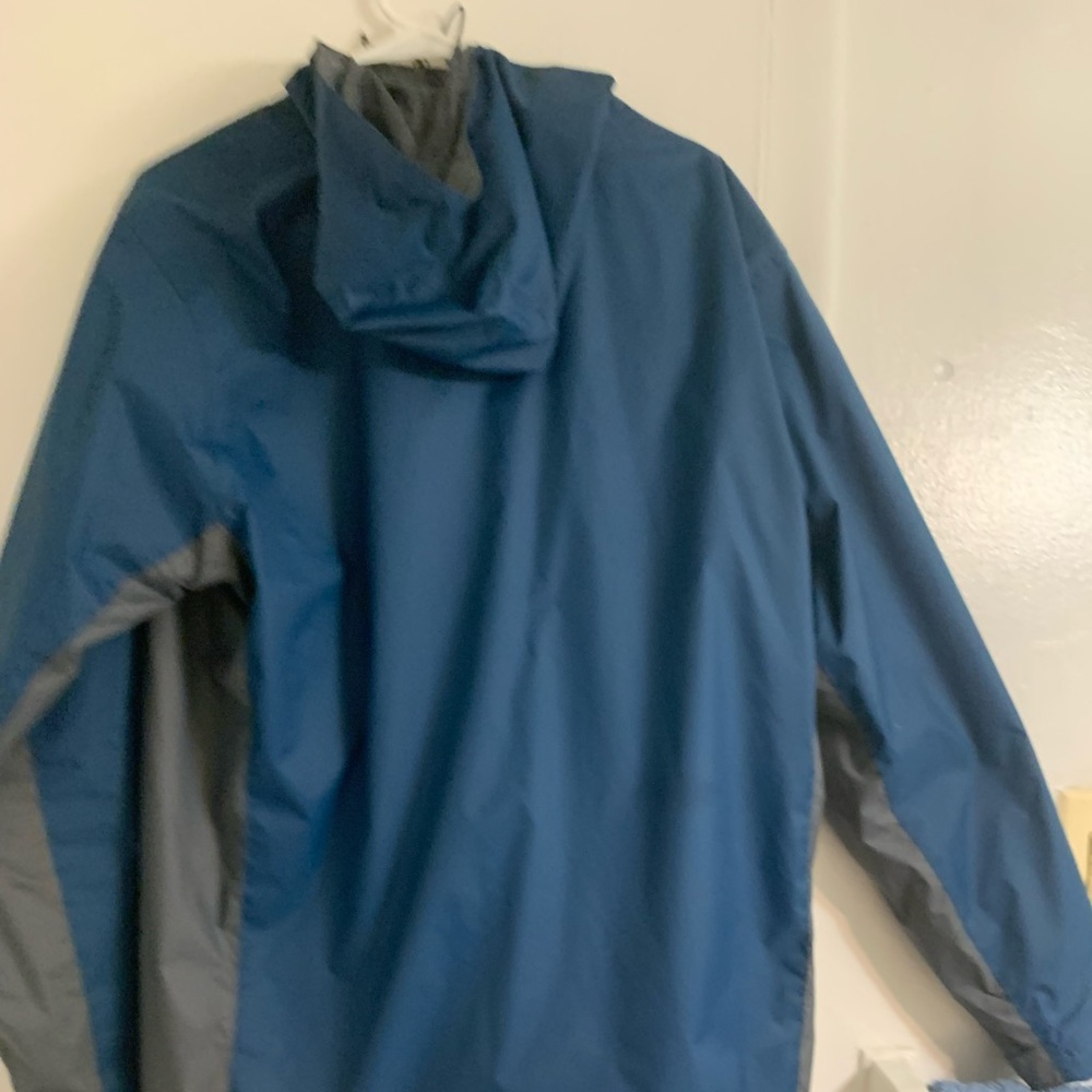 Columbia rain jacket size large
